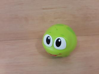 600